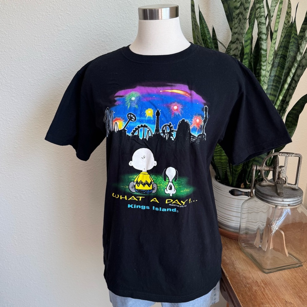 Vintage Snoopy Kings Island Fireworks Tee – Medium –‎ Black Graphic Shirt